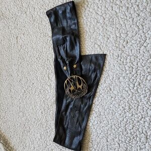 Black leather suede belt with metal floral tree branch buckle design Sz M/L 35"